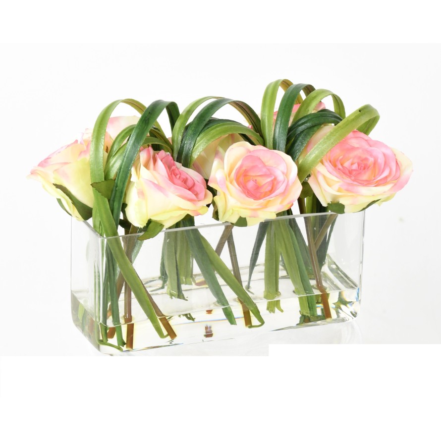 ROSE IN ARRANGEMENT 40