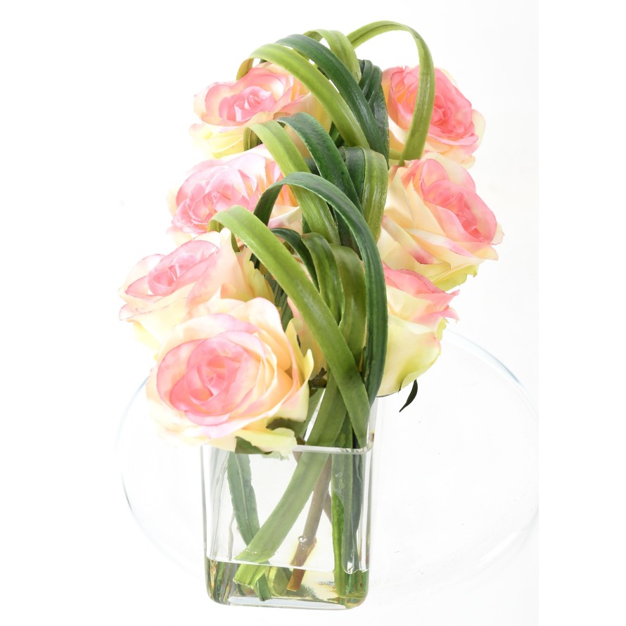 ROSE IN ARRANGEMENT 40